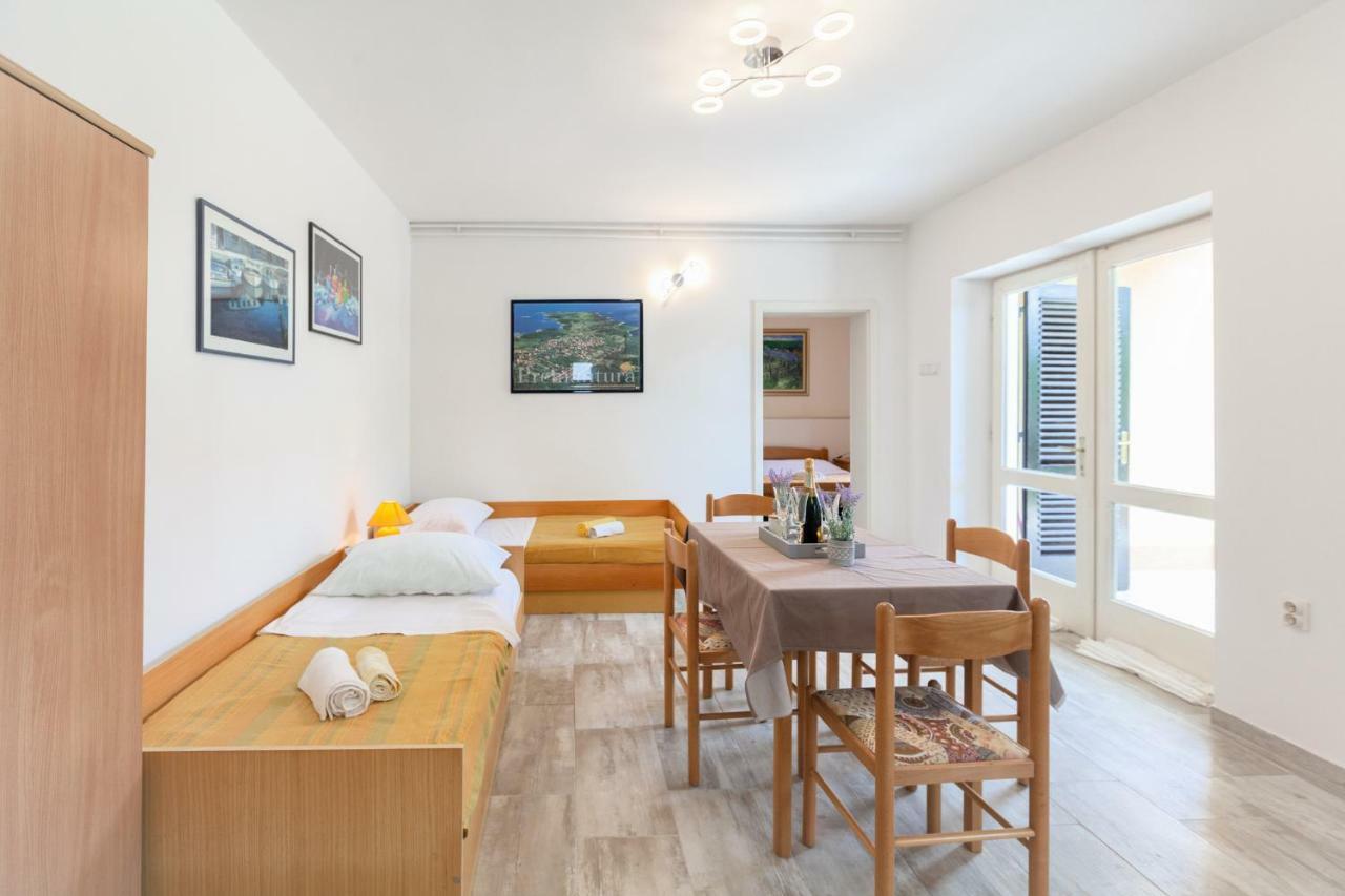 Apartment Ema Премантура Екстериор снимка