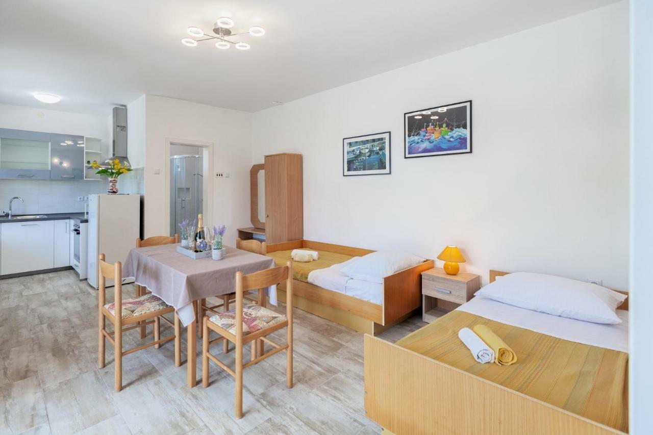 Apartment Ema Премантура Екстериор снимка