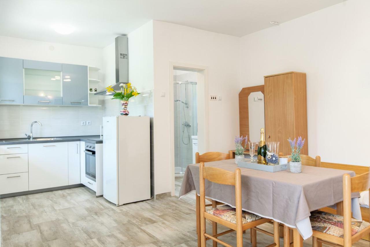 Apartment Ema Премантура Екстериор снимка